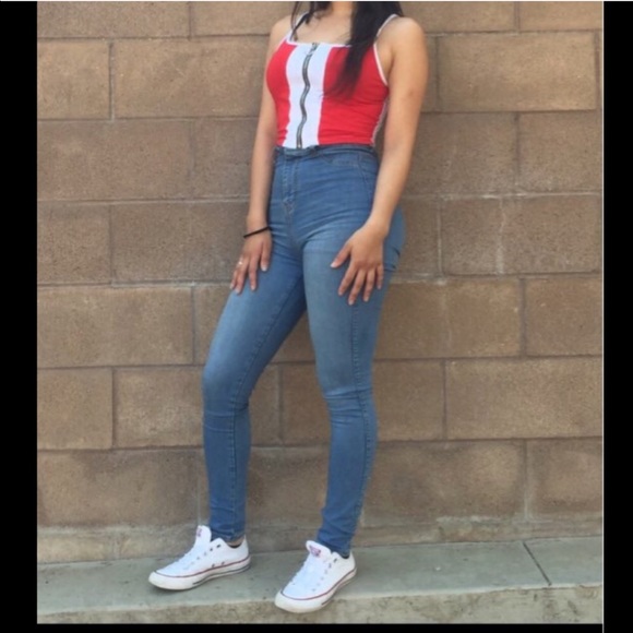 Zippered Crop Top - Picture 3 of 5